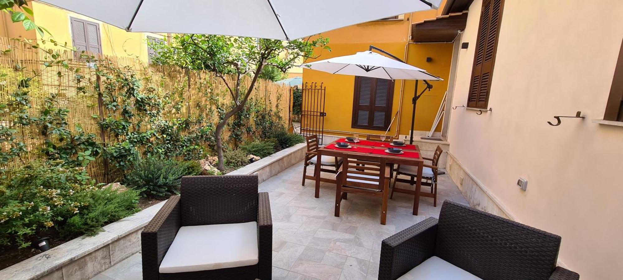 Trastevere Incantevole Con Patio Esterno Privato Roma